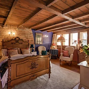 Unique Grade II Hidden Gem, Log Burner & Parking Holiday home Holmfirth